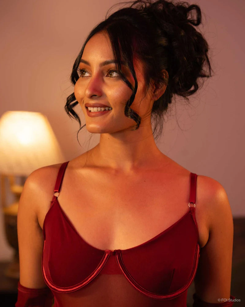 Noir Obsession Fatal Attraction Lingerie With Gloves And Garter Belt