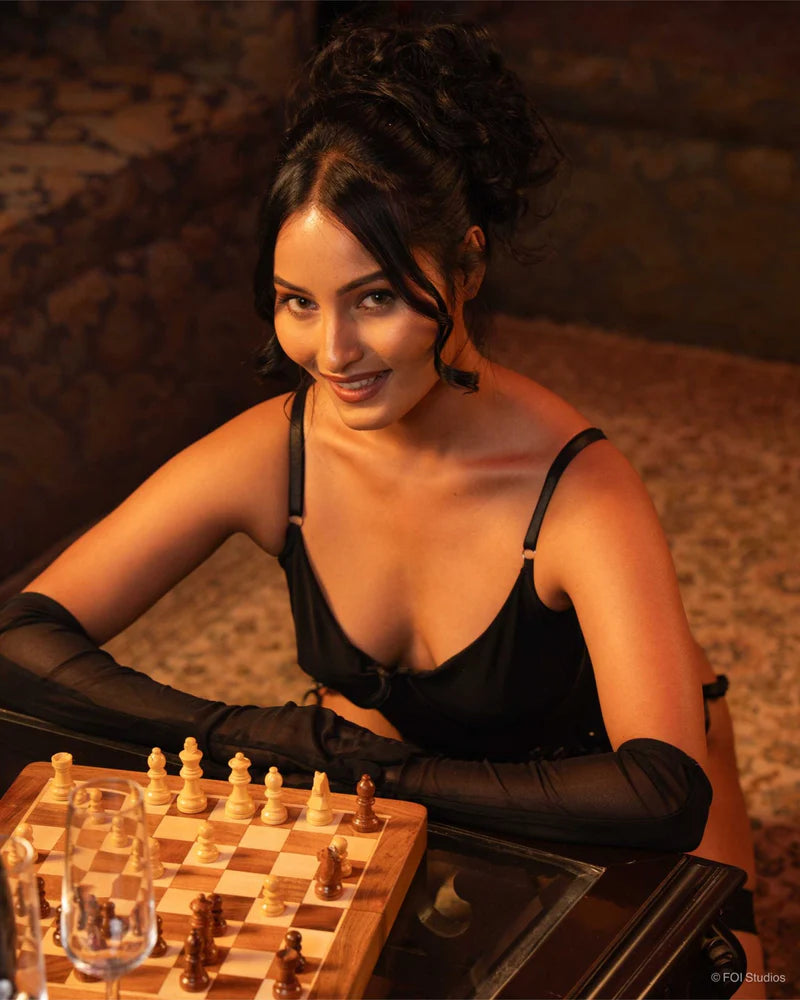 Noir Obsession Fatal Attraction Lingerie With Gloves And Garter Belt